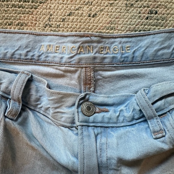 Women’s American Eagle jean shorts (highest rise ‘90s boyfriend short) size 10 - Picture 3 of 8